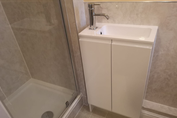 New en-suite sink